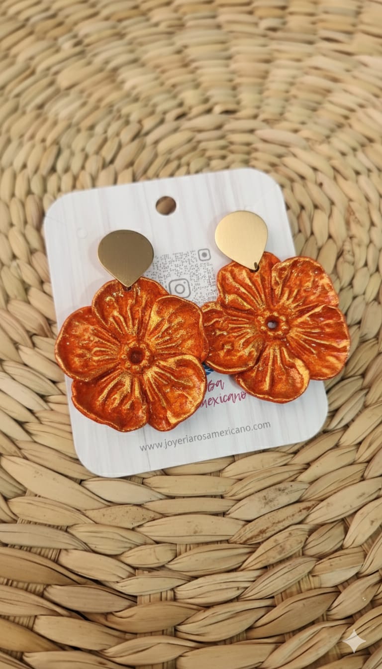 Arete flor escultural naranja