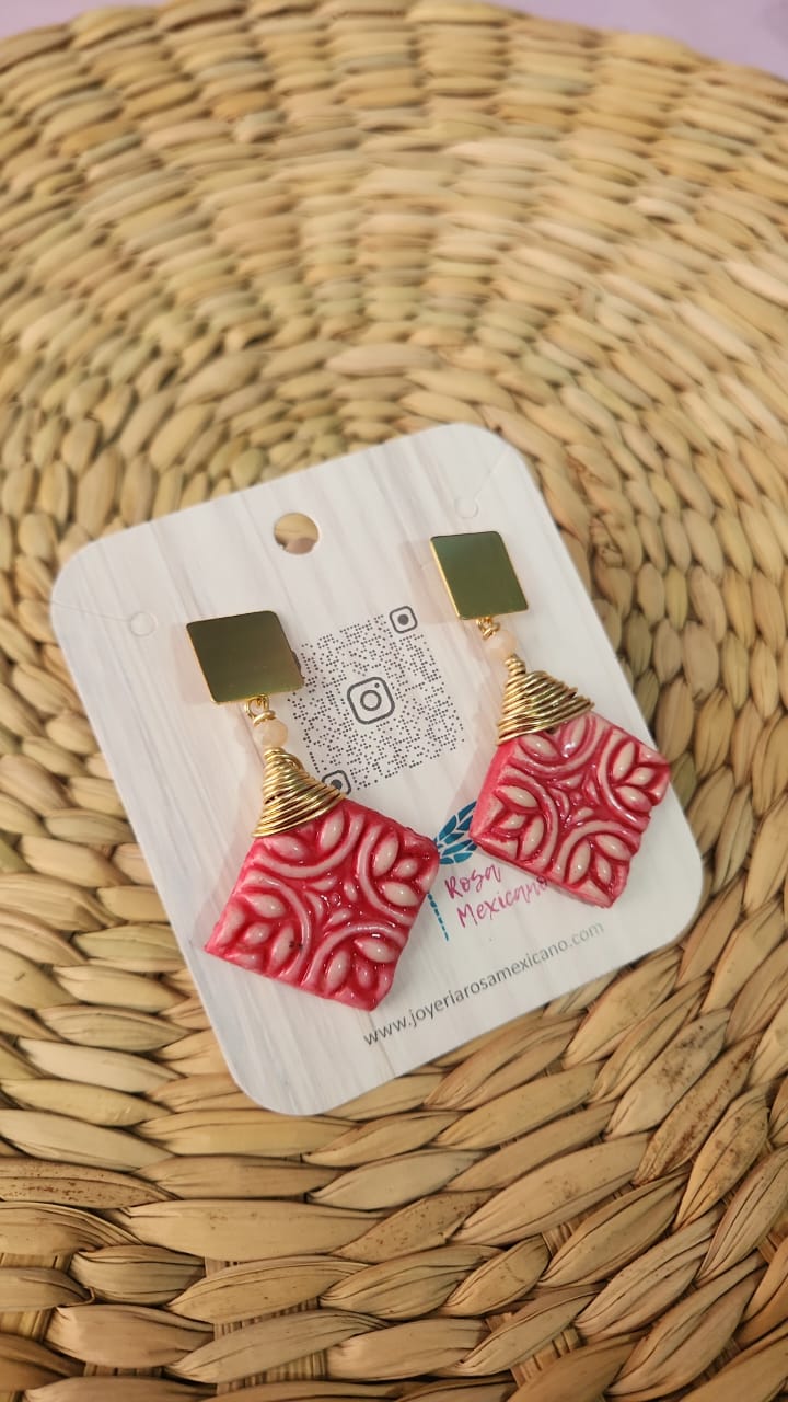 Arete mosaico rojo