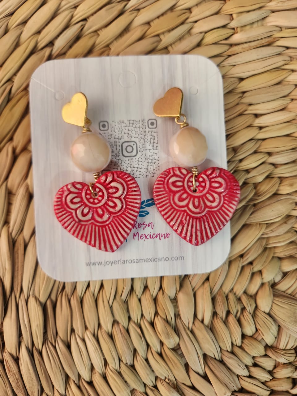 Aretes esculturales de corazón Rojo