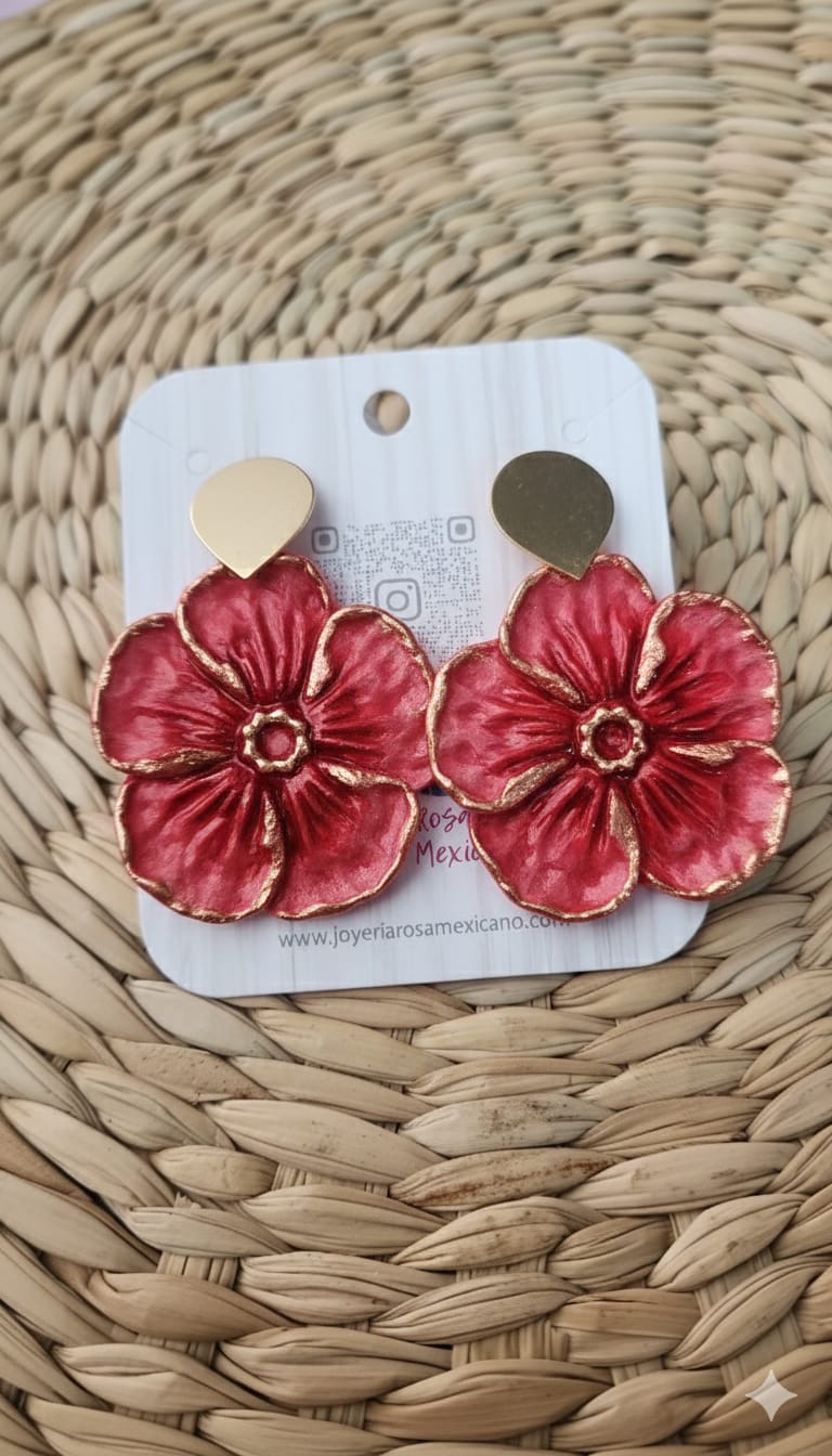 Arete flor escultural rosa